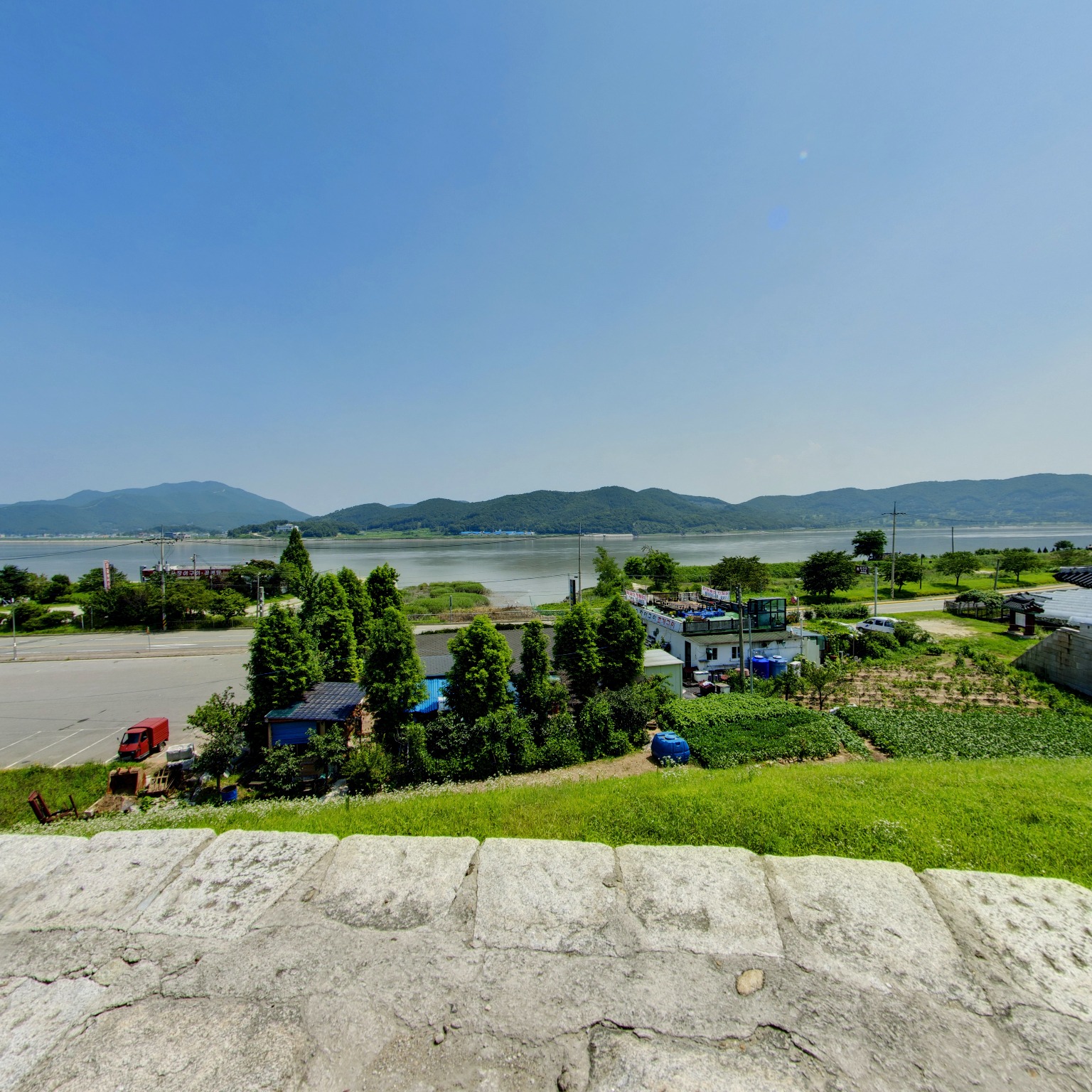 GROUND] 용진진